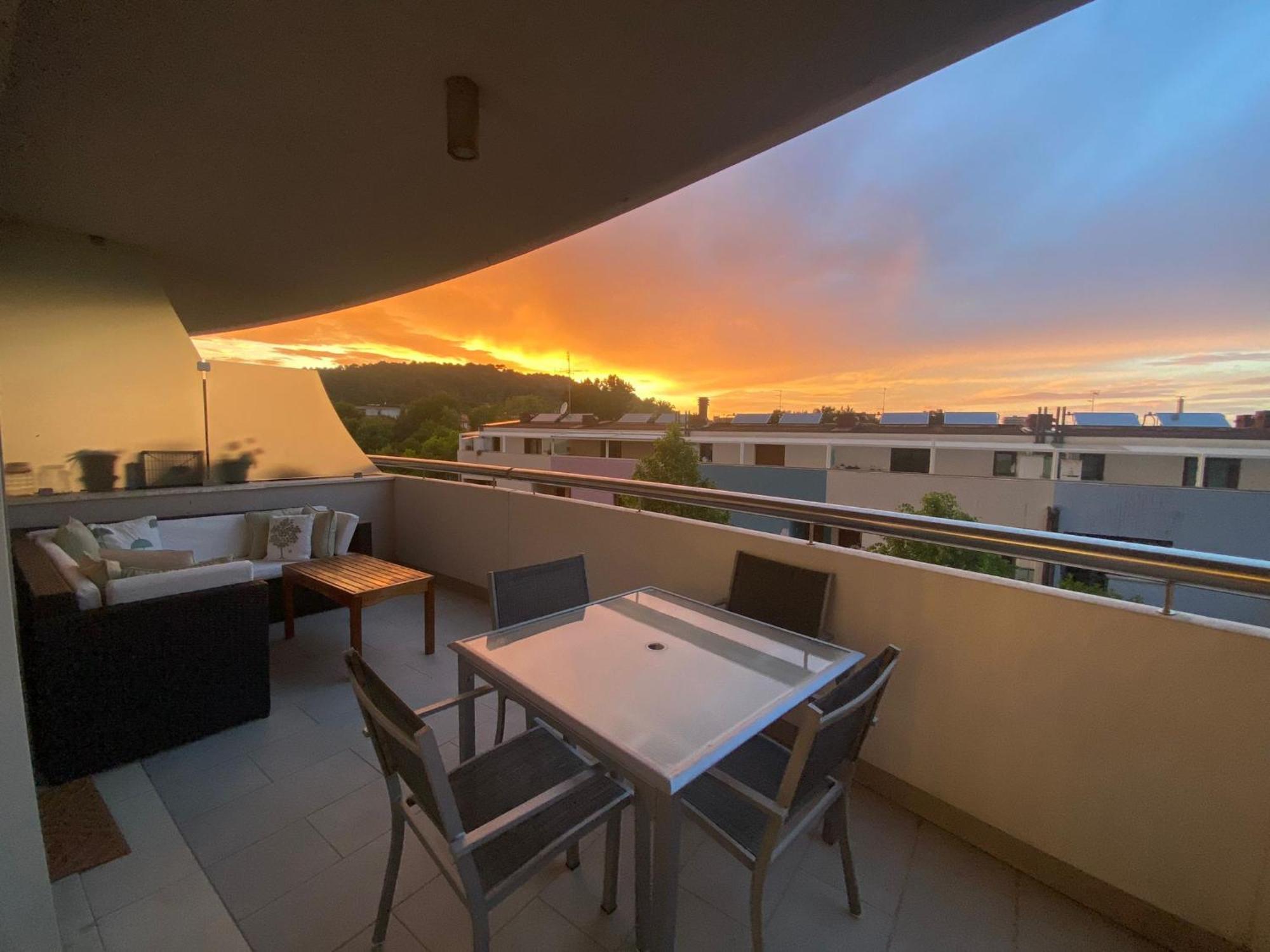 Ferienwohnung Casa Del Porto Pesaro Exterior foto